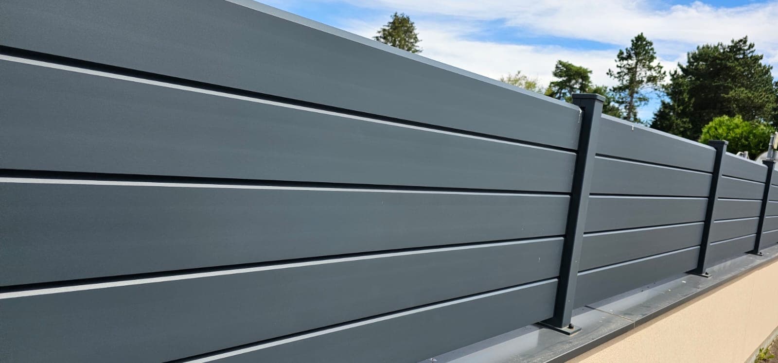 Clôture / Portail sur mesure réalisé par Profiler Métallerie en Moselle