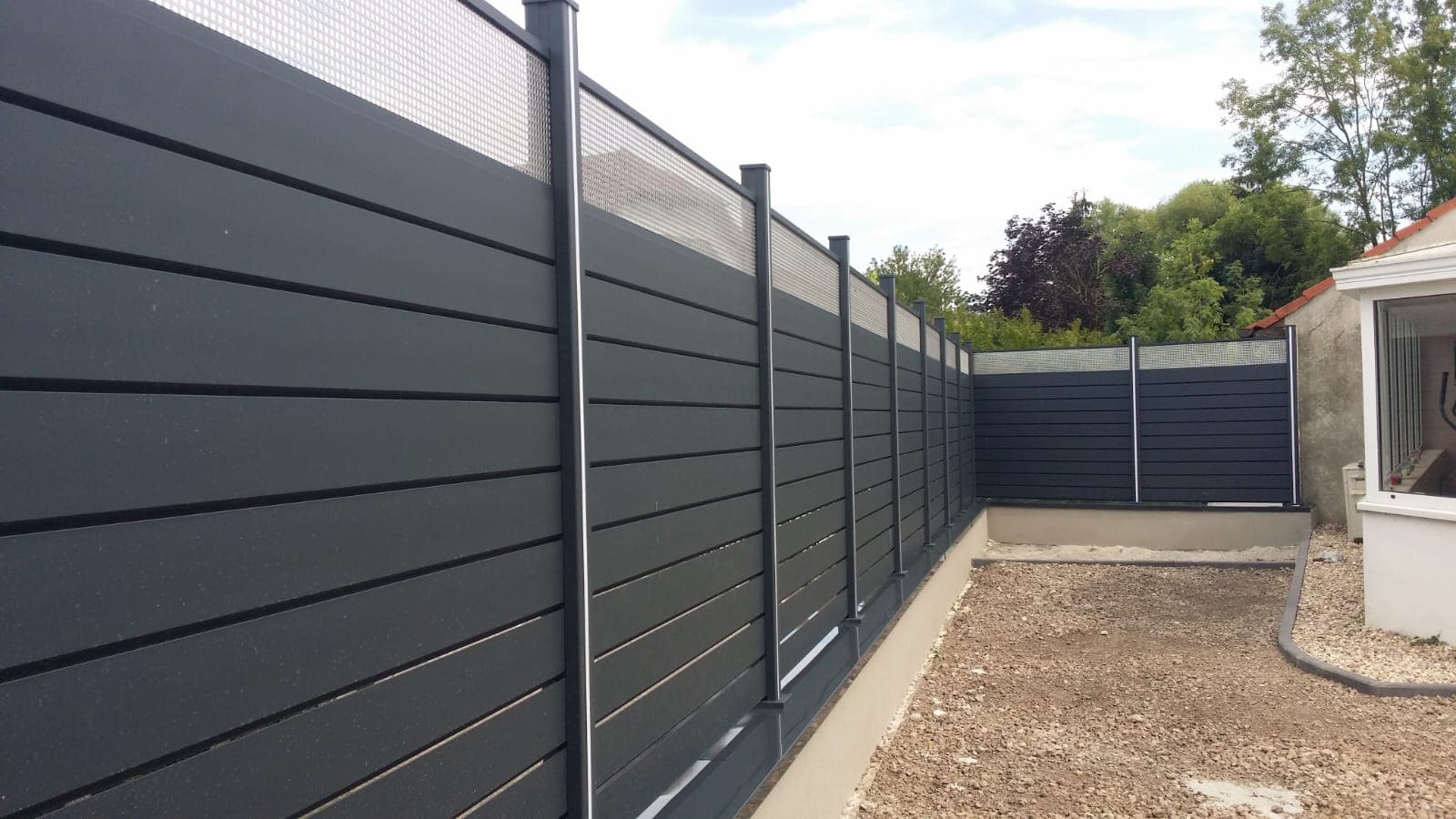 Clôture / Portail sur mesure réalisé par Profiler Métallerie en Moselle
