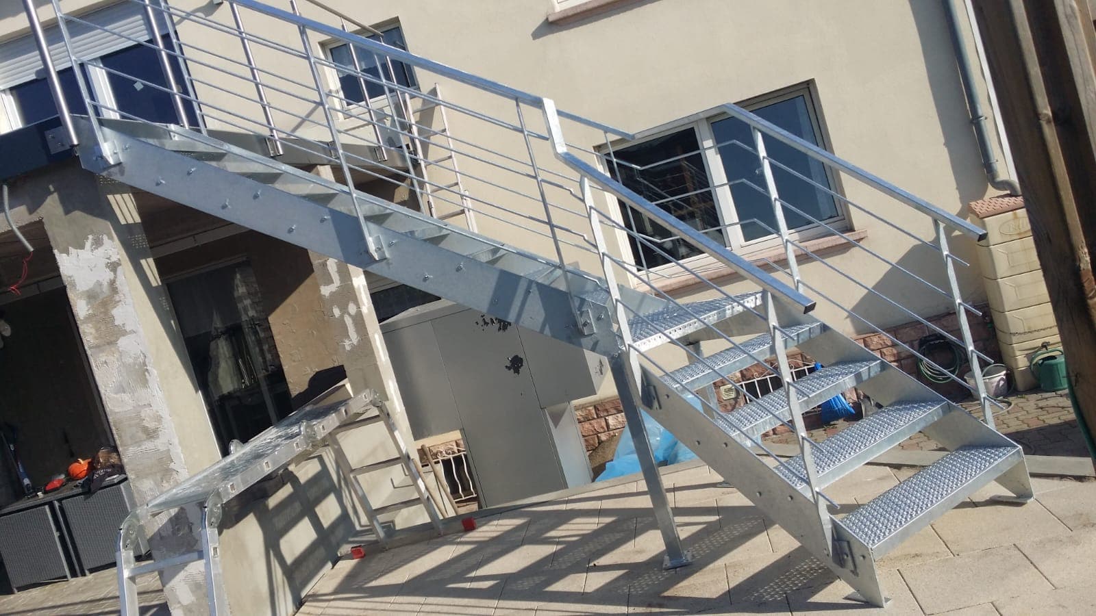 Escalier sur mesure réalisé par Profiler Métallerie en Moselle