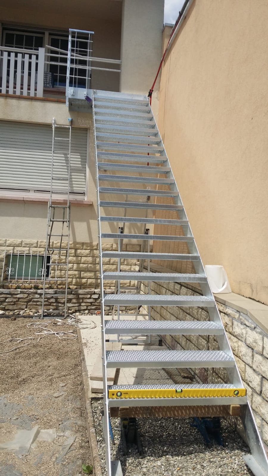 Escalier sur mesure réalisé par Profiler Métallerie en Moselle