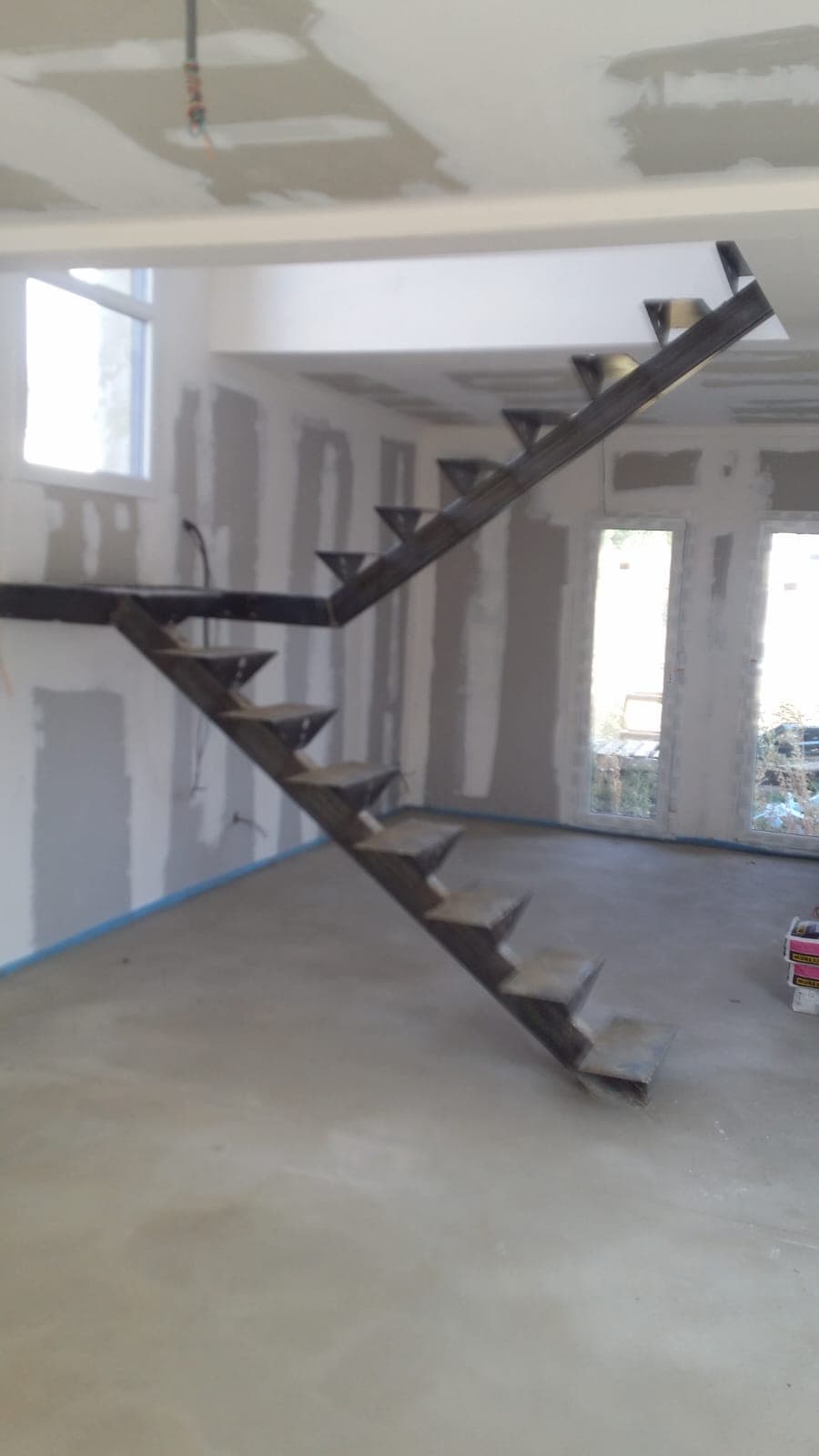Escalier sur mesure réalisé par Profiler Métallerie en Moselle